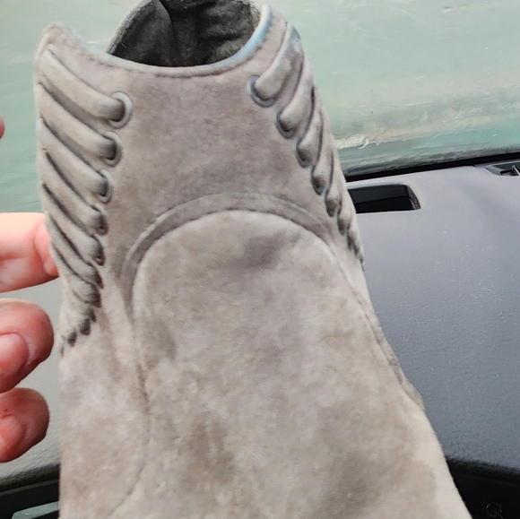 VINCE CAMUTO Ankle Boots - size - Picture 7 of 13